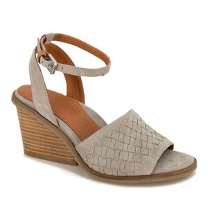 Gentle Souls Nadia Wedge Sandal